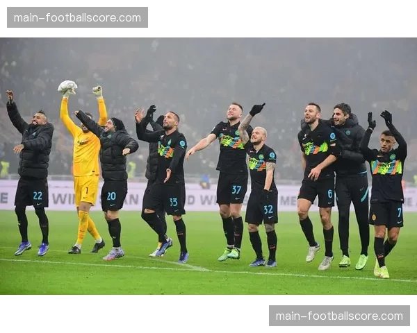 战术复盘:国际米兰的链式防守如何零封巴塞罗那