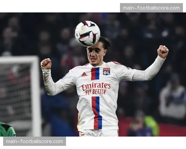 官方:里昂与24岁法国国脚中场卡克雷完成续约,新合同至2030年 官方:里昂与24岁法国国脚中场卡克雷完成续约,新合同至2030年